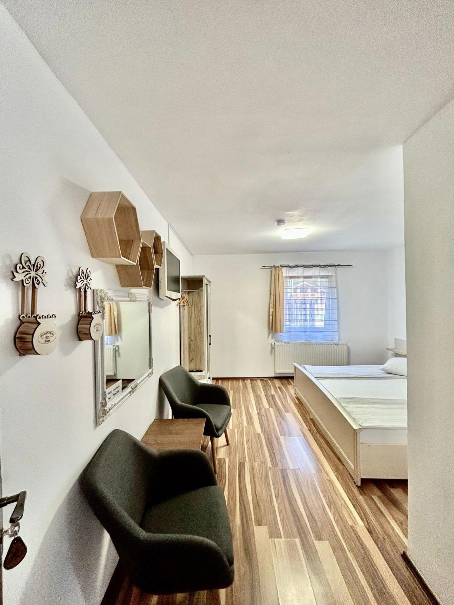 Hotel Casa Popa'S à Cîrţişoara Extérieur photo